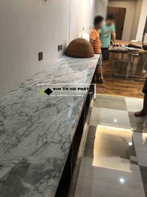 mẫu bàn bếp, bàn đá lavabo đá trắng vân mây