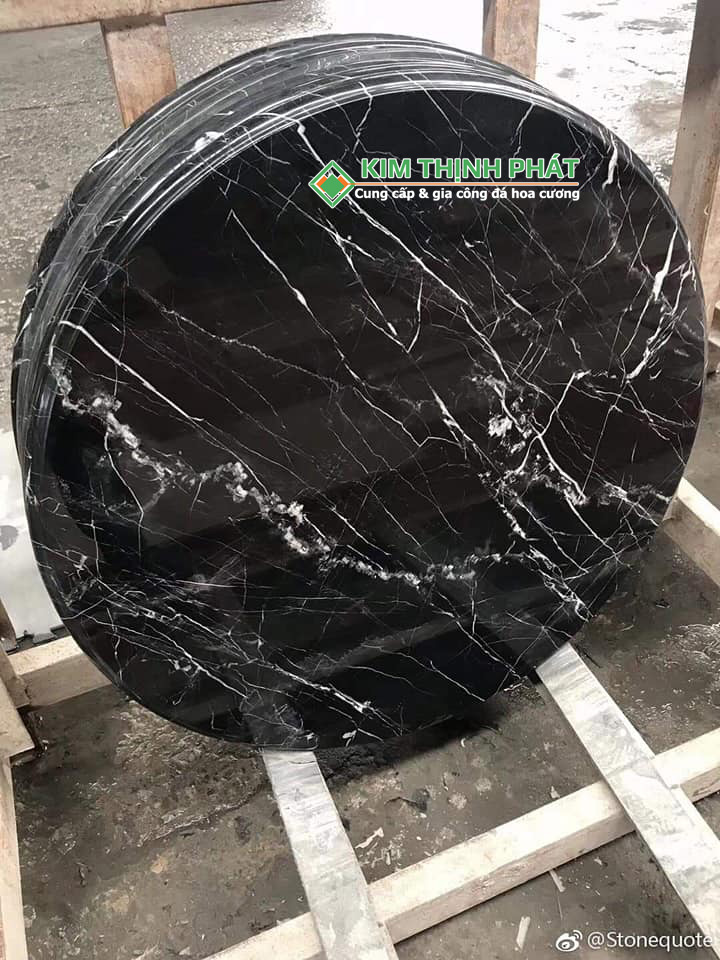 đá marble đen tia chớp cắt mặt bàn