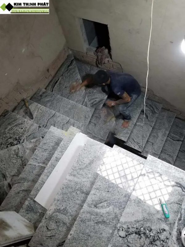 Mẫu cầu thang đá trắng sa mạc