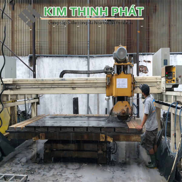 Kim Thịnh Phát chuyên bán đá đen ấn độ, lắp đặt công trình đá cầu thangm bàn bếp, mặt tiền, nền nhà bằng đá đen ấn độ trên toàn quốc