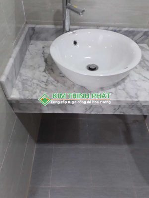 bàn bếp đá trắng ý