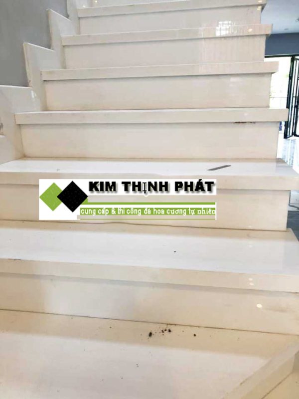 mẫu cầu thang đá trắng sứ ý