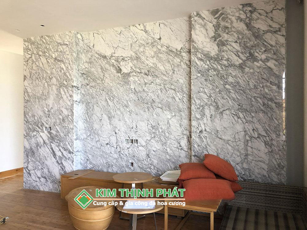 ốp tường đá trắng Ý Carrara