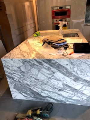 đá marble tự nhiên ốp quầy bar, bàn đảo